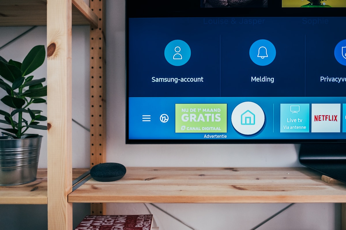 Hotel room premium in-room entertainment WorldVue HUB Choice Hotels